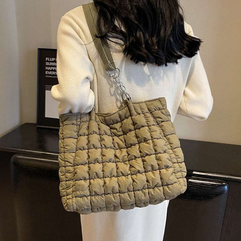 Elegant Plaid Chain Nylon Tote Bag Fashionable and Functional Shoulder Bag