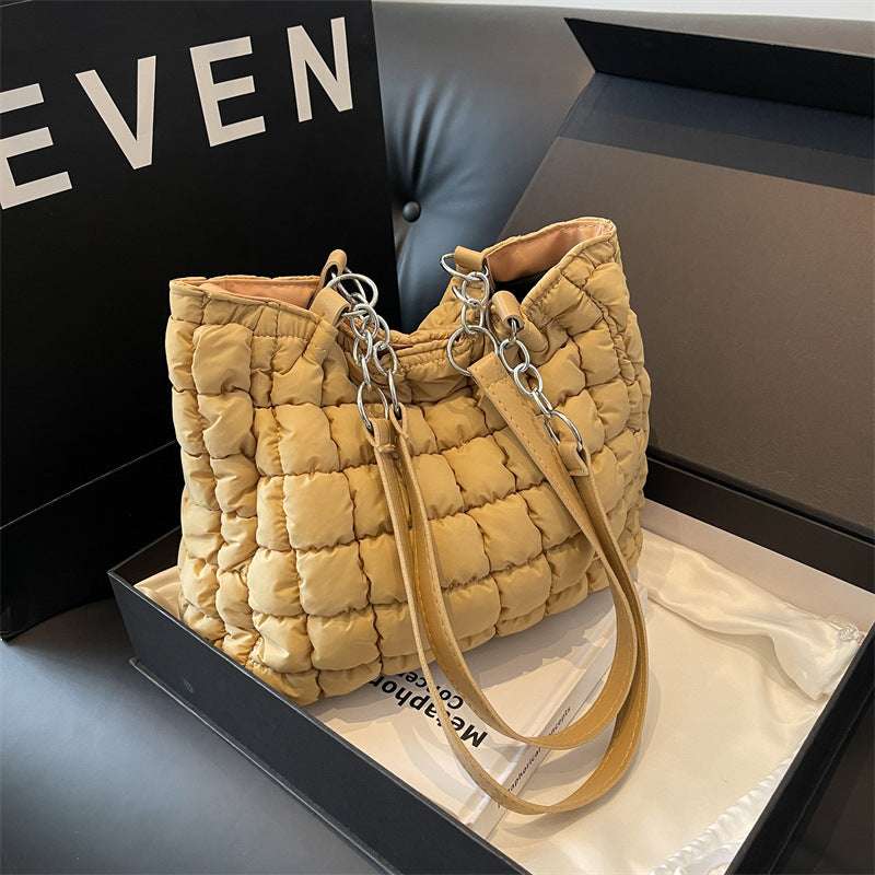 Elegant Plaid Chain Nylon Tote Bag Fashionable and Functional Shoulder Bag