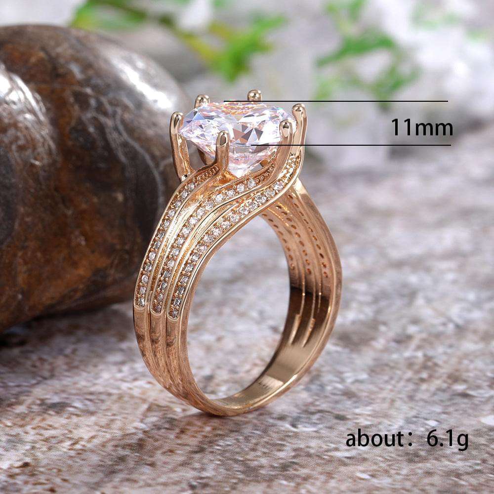 Elegant Yellow Gold Six-Claw Ring