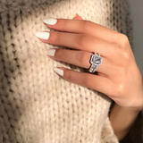 Elegant Ring with diamonds