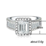 Elegant Ring with diamonds