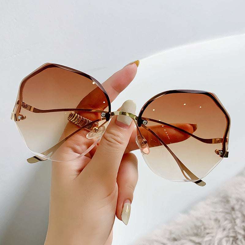 Fashionable UV Protection Sunglasses