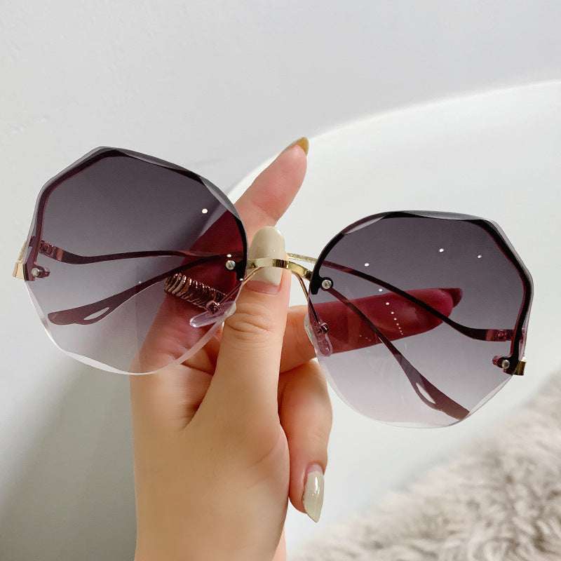 Fashionable UV Protection Sunglasses