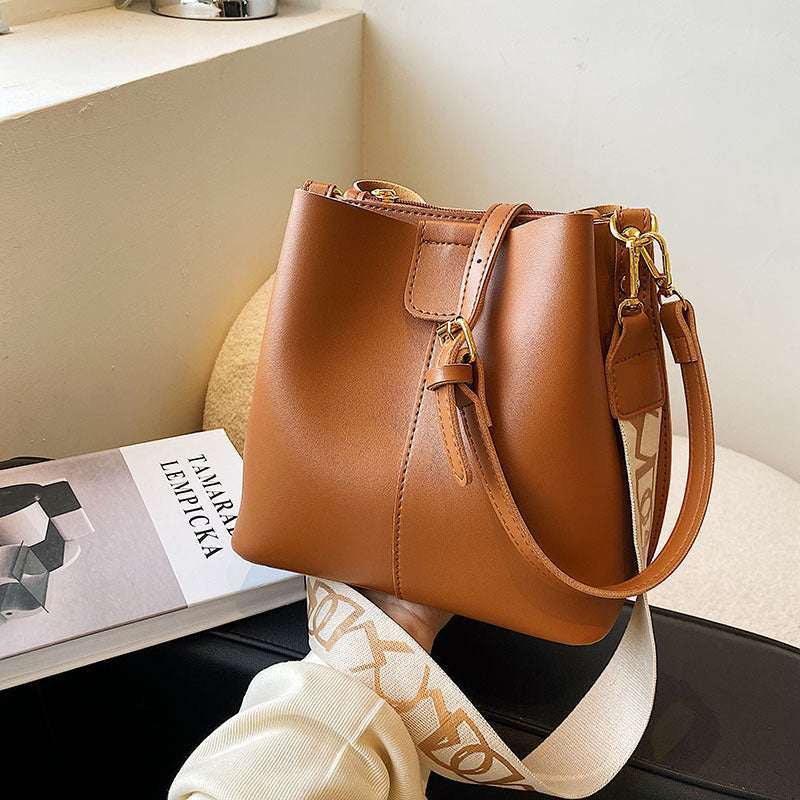 Minimalist French-Style Wide Shoulder Strap Bucket Bag