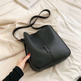 Retro Soft Leather Crossbody Bag with Sandwich Pocket