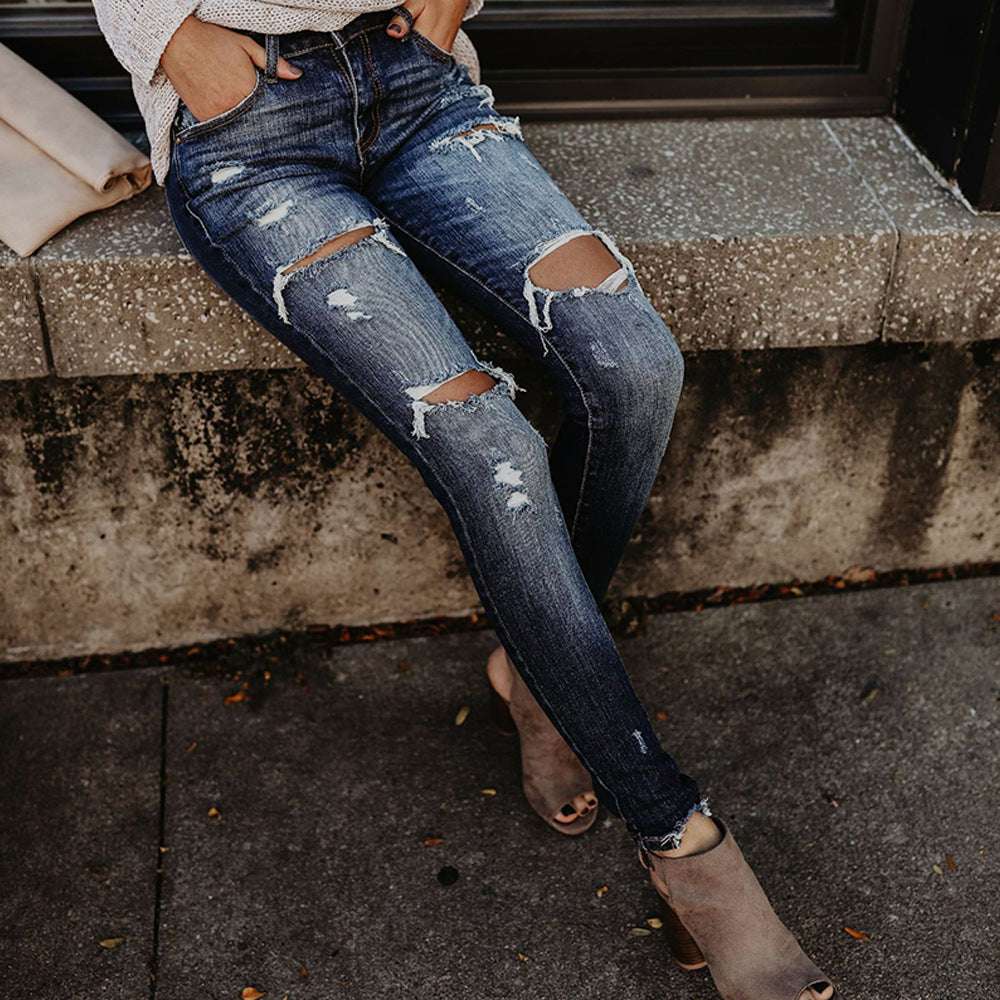 Tight Fitting Ripped Jeans Pant